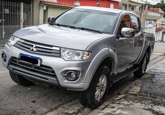 MITSUBISHI L200 TRITON 3.2 HPE 4X4 CD 16V TURBO INTERCOOLER DIESEL 4P AUTOMÁTICO